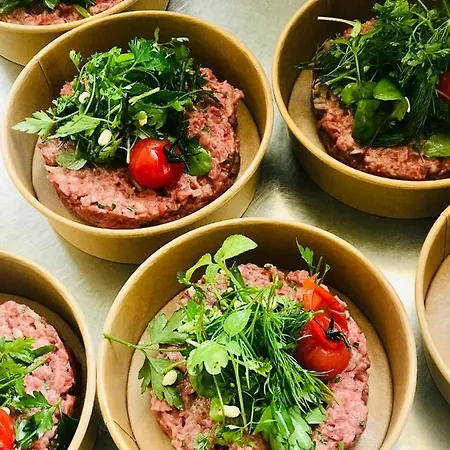 Internos Отель Де-Хаан